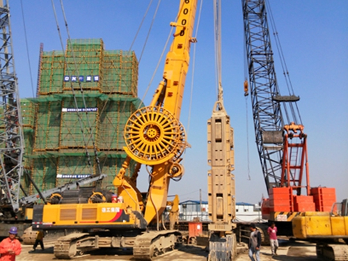 徐(xu)工XG600D連續牆抓鬥(dòu)上海灘秀大鍋(guō)重器風采