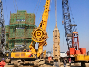 徐工XG600D連(lián)續牆抓(zhua)鬥上海(hǎi)灘秀大(dà)鍋重器(qi)風采