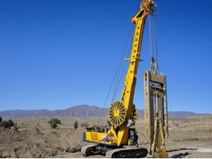 2025年12月基礎公(gōng)司高新技術産品(pǐn)XG450D連續牆在内蒙古(gǔ)工業園區1号水源(yuan)地防滲工程施工(gong)